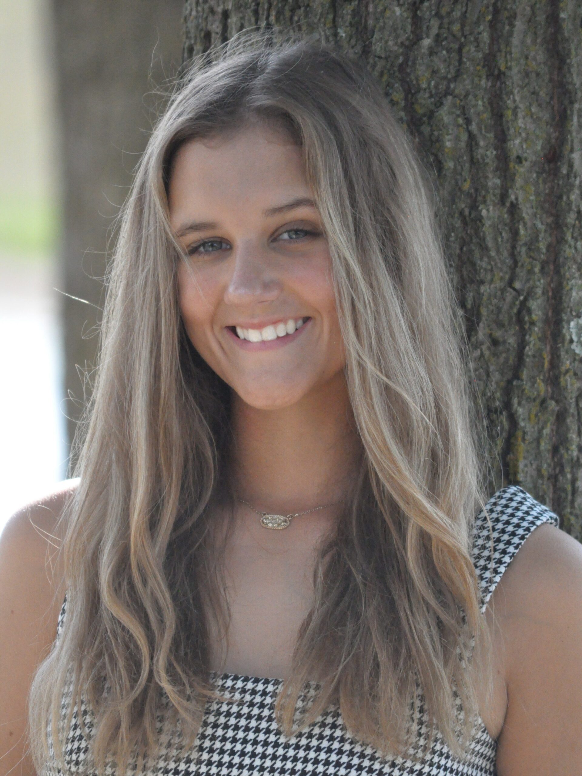 Gray Elaina Photo